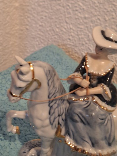 Figur handgefertigt dame auf - handgefertigt,,