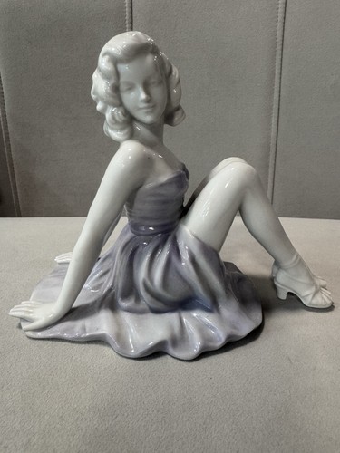 Porzellan figur frau sitzend - porzellan,