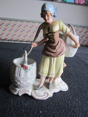 Porzellan figur bäuerin - ,