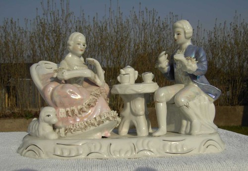 Porzellan-Figur-Paar-Teestunde