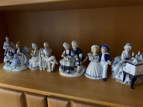 Porzellanfiguren - , –