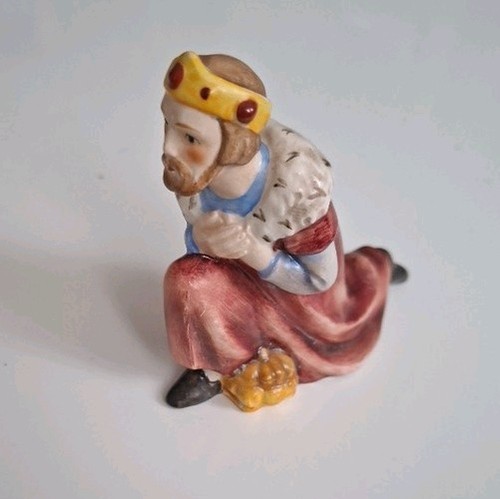Hummel könig kniend für - könig,