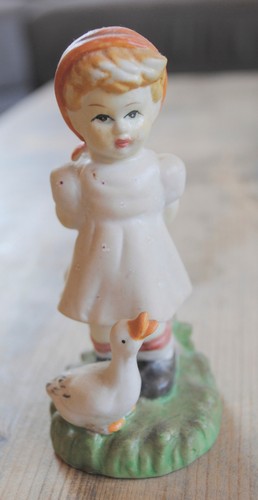 Porzellanfigur mädchen mit - porzellanfigur,